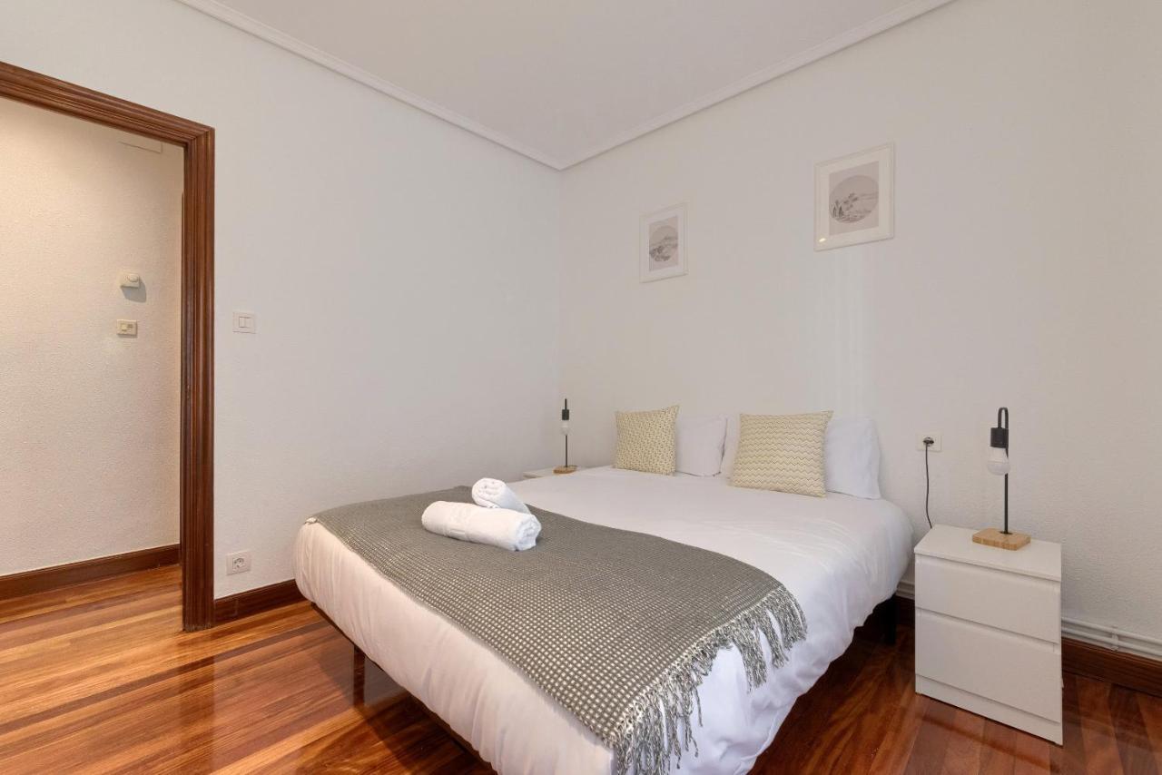 Vivienda Turistica Junto Al Ayuntamiento Appartement Bilbao Buitenkant foto