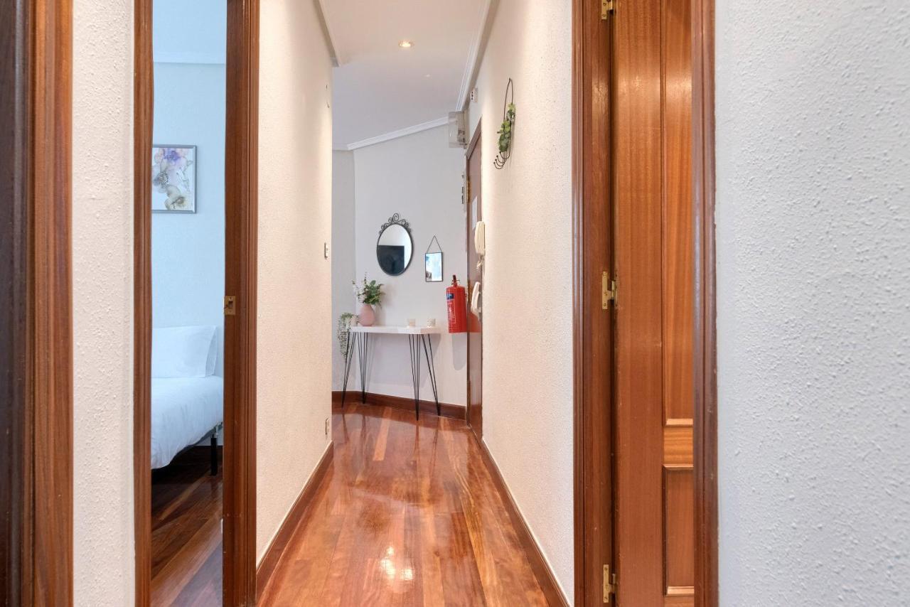 Vivienda Turistica Junto Al Ayuntamiento Appartement Bilbao Buitenkant foto